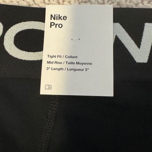 Women’s black Nike Pro shorts - Picture 5 of 7